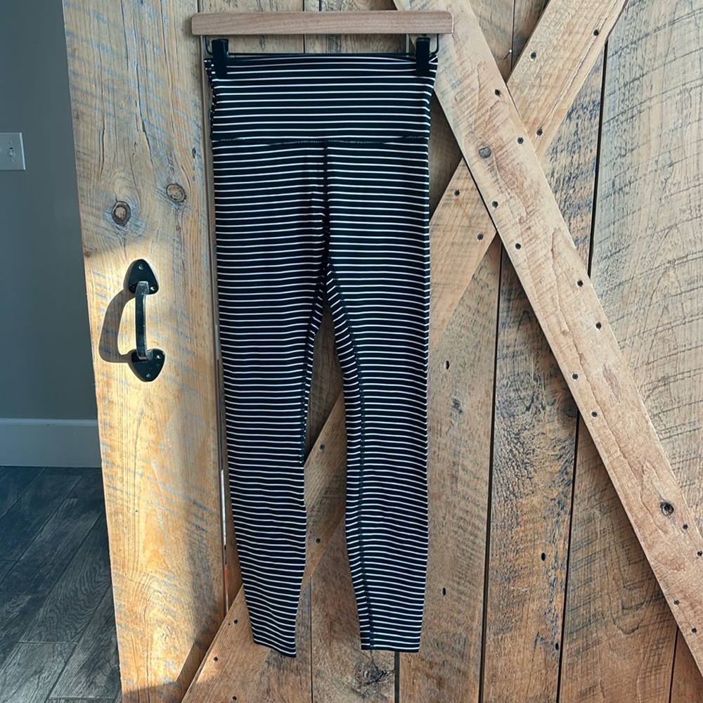 Women’s Lululemon align 28 inch size 4 worn once